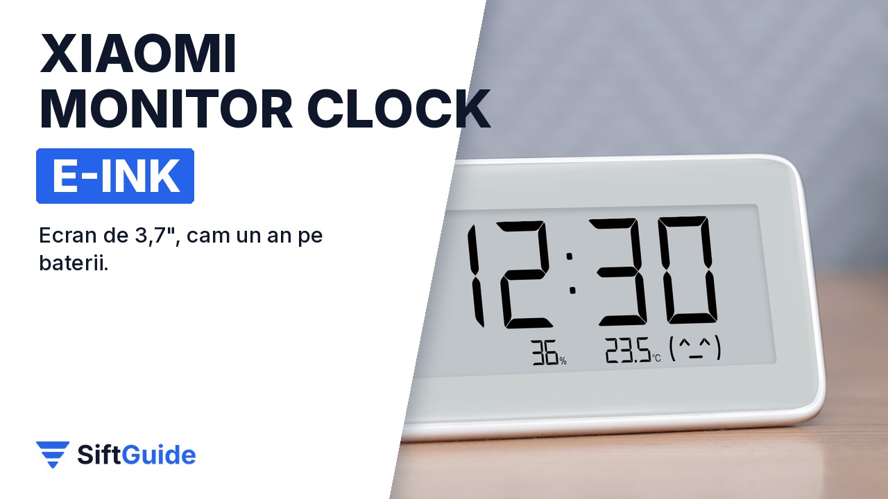 Ceasul cu monitor de temperatură și umiditate Xiaomi pe o masă de lemn